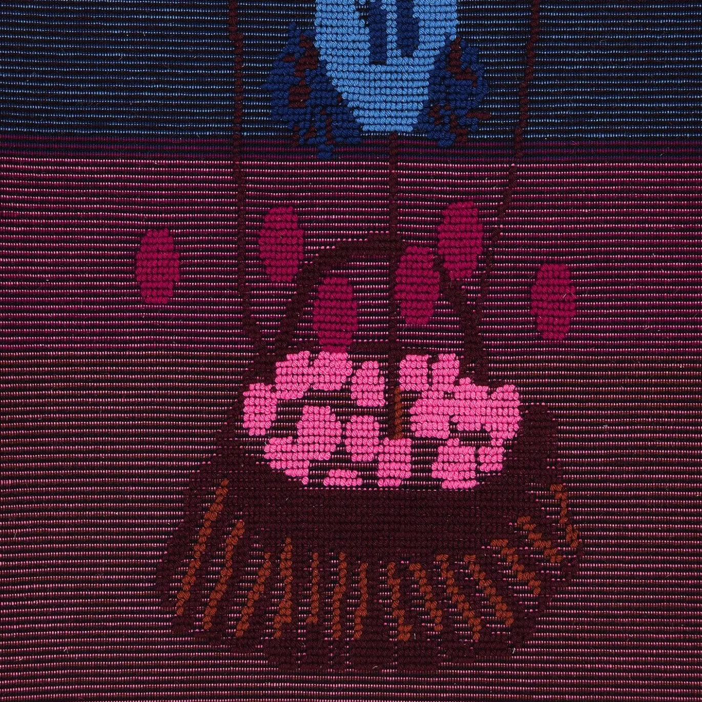 Arazzo Antentati blu e rosa in lana di Anna Galtarossa #1