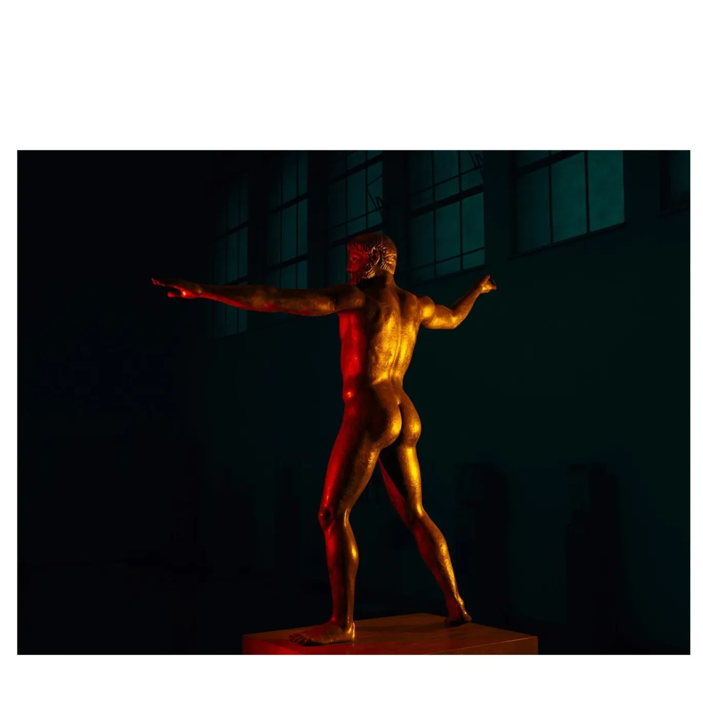 Artemision Bronze back Photography