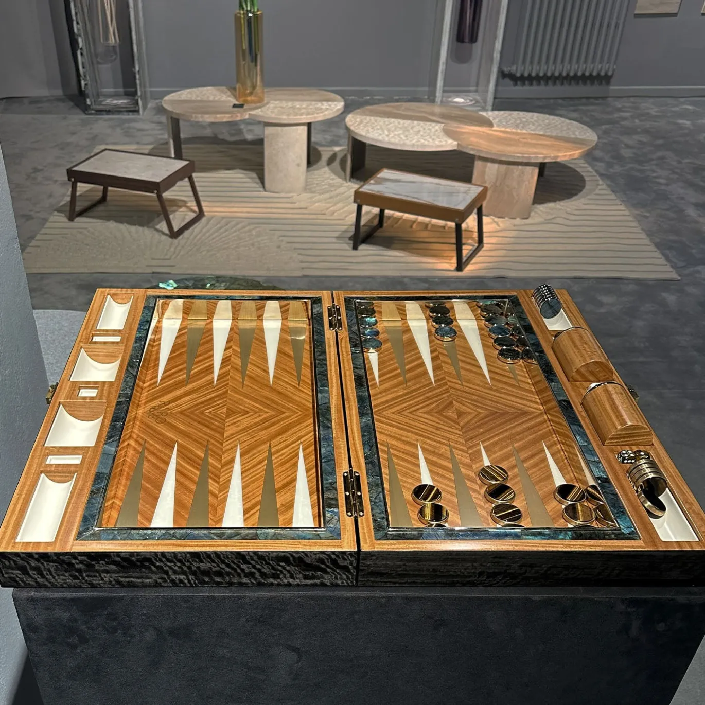 Backgammon Geometrico in Legno con dettagli in Pietre Semi Preziose