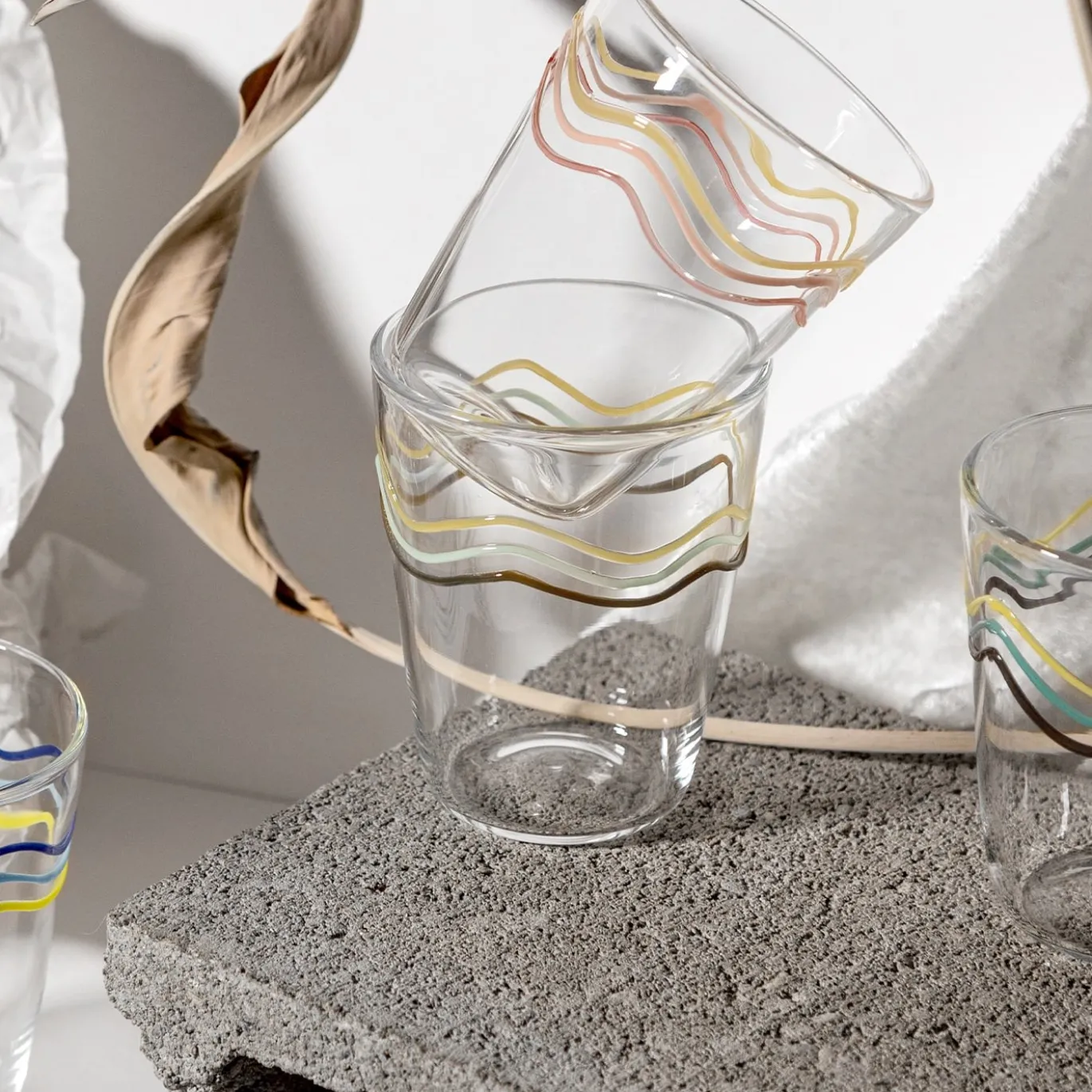 Cabinet De Curiosités Set di 6 bicchieri da acqua con onde colorate