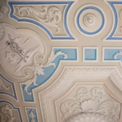 Carta da parati architettonica su tela trompe l'oeil dipinta a mano