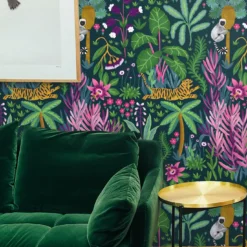Carta da Parati Tropicale Colorata con Giungla Scura