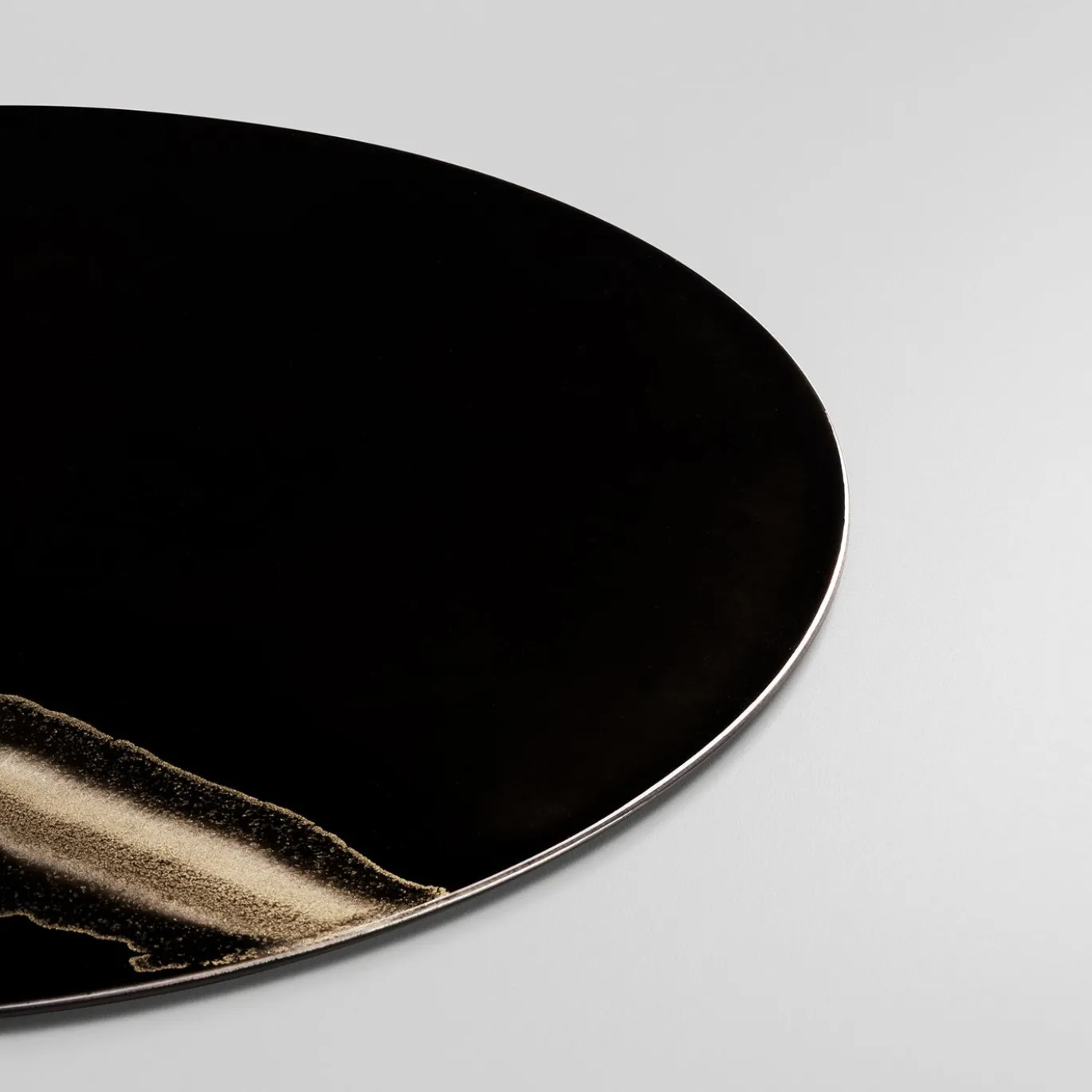 Collezione Inchiostro - Set di 4 Sottopiatti Rotondi Nero e Oro