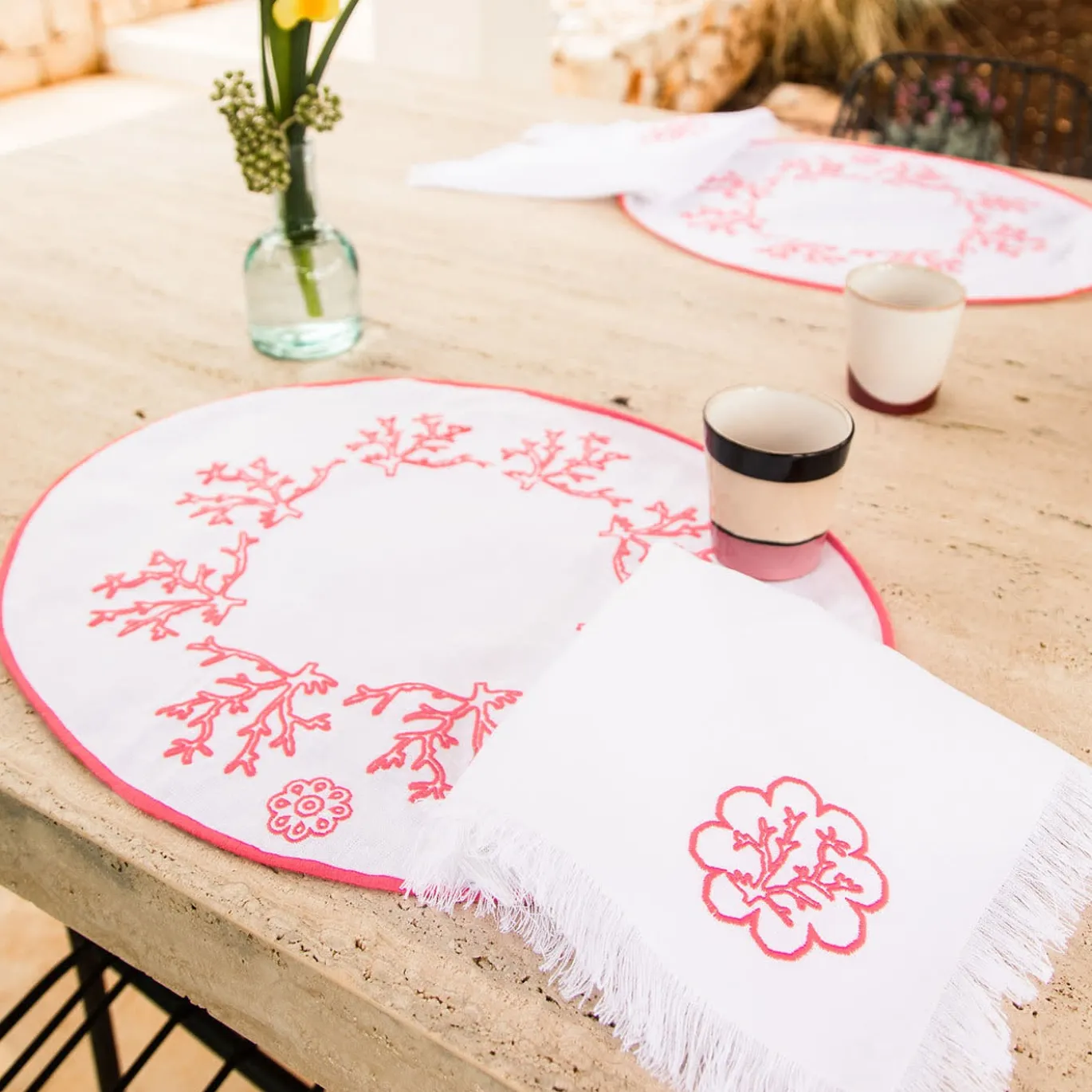 Corallo Rosa Set di 2 tovagliette bianche