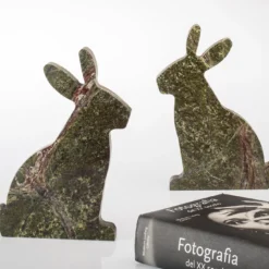 Fermalibro verde destro Bunny Picasso di Alessandra Grasso