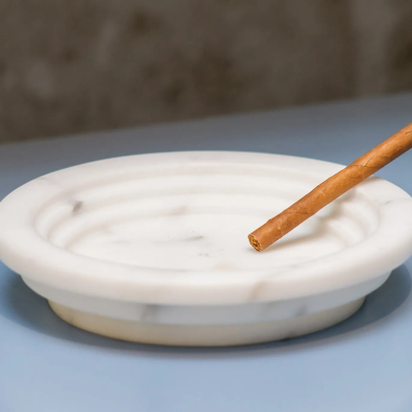 Guggenheim Posacenere rotondo bianco Michelangelo di Michele Chiossi