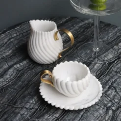 Lattiera Victoria in Marmo Grigio di Bethan