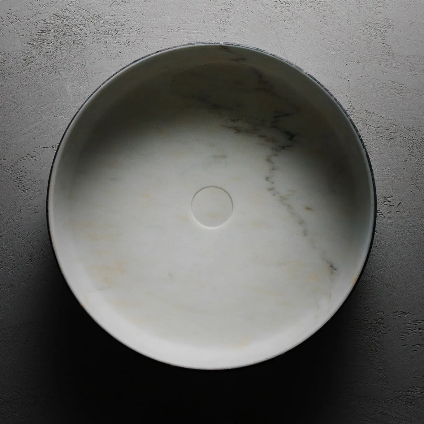Lavabo Blessed Circle in Rosso Lepanto e Calacatta Carrara