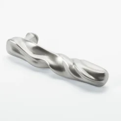 Maniglia in alluminio Fiocco di Nicole Valenti