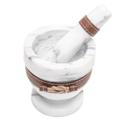 Mortaio con pestello in pelle beige/marmo bianco