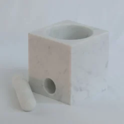 Mortaio e Pestello Rounded Cube in Marmo Bianco