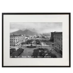 Napoli Piazza Stampa incorniciata di Keystone