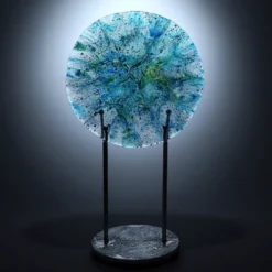 Nebula Luminosa scultura in vetro blu fluorescente
