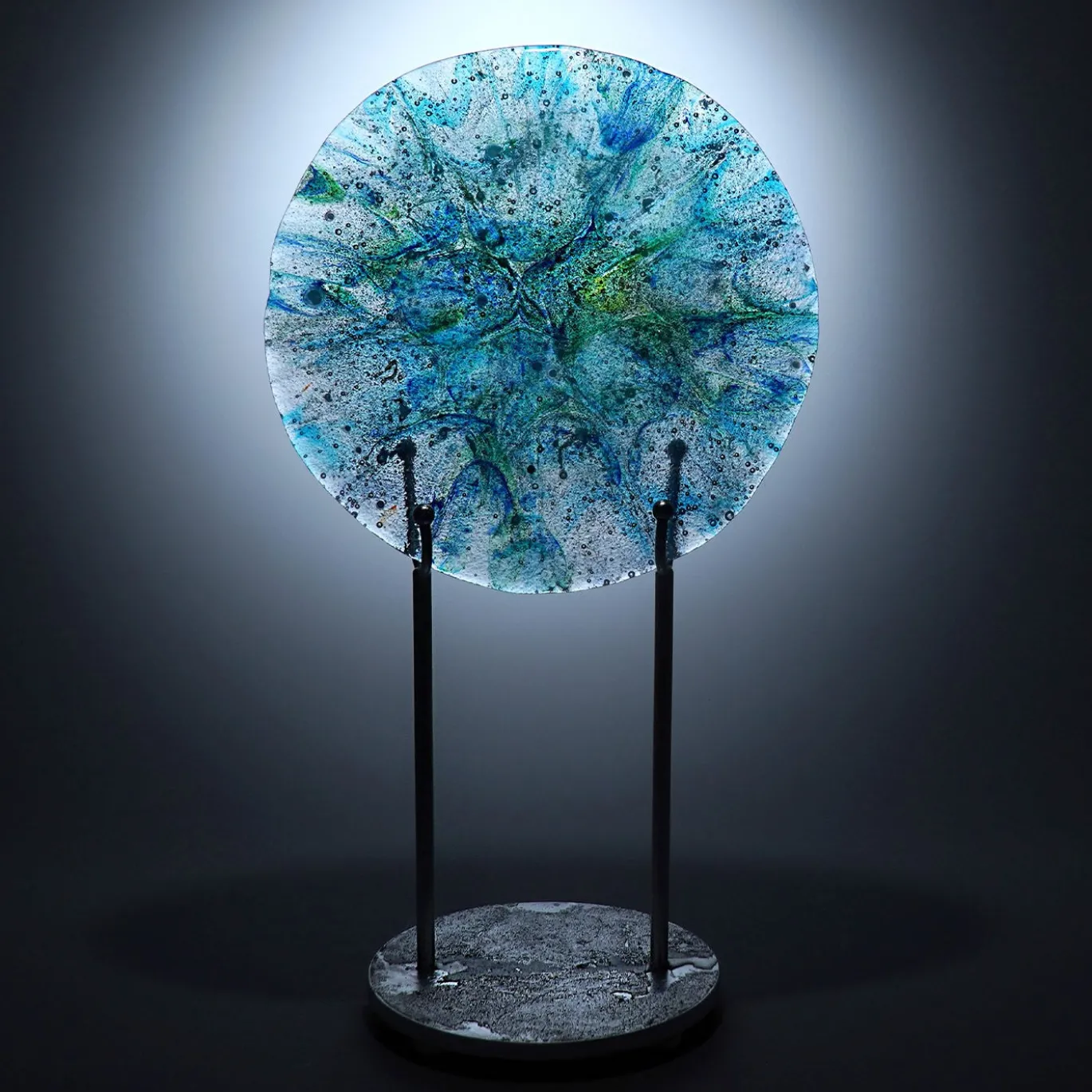 Nebula Luminosa scultura in vetro blu fluorescente