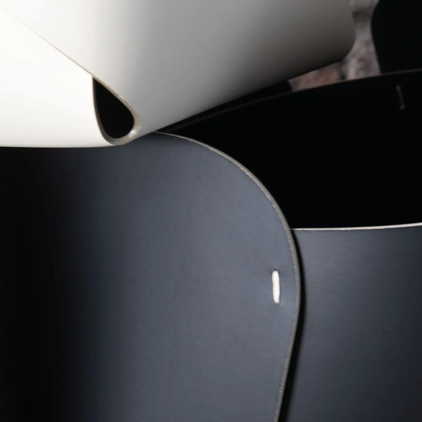 Overlaps Cesta regular in cuoio nera