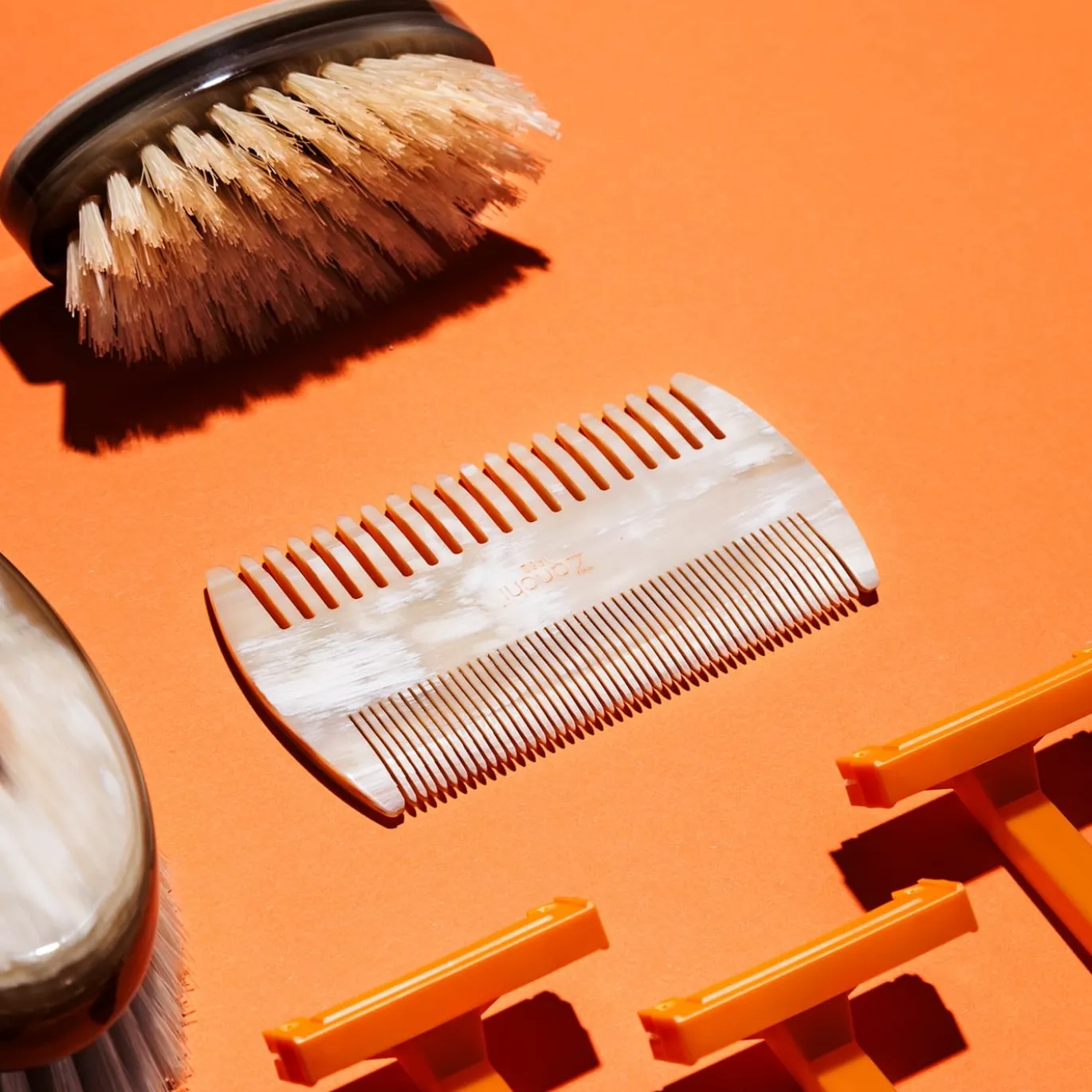 Pettine da Toelettatura a Denti Fini in Corno