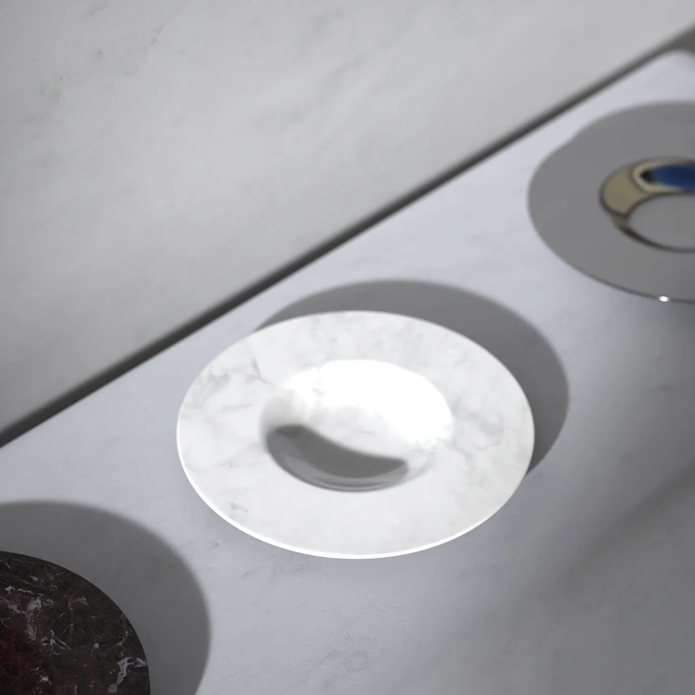 Piatto da portata Ahonora in marmo bianco