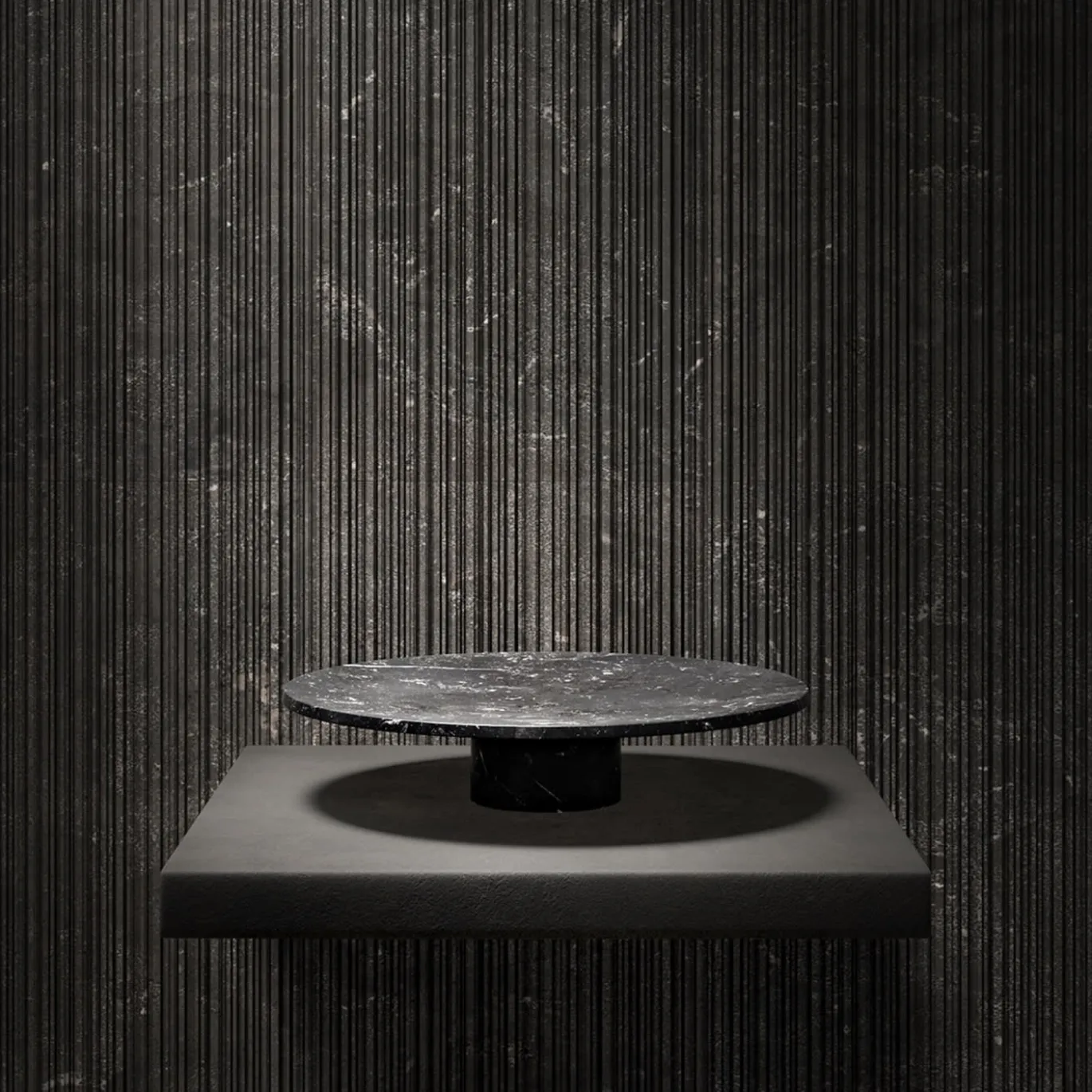 Pietra L15 Alzata per torte in marquina nera di Piero Lissoni