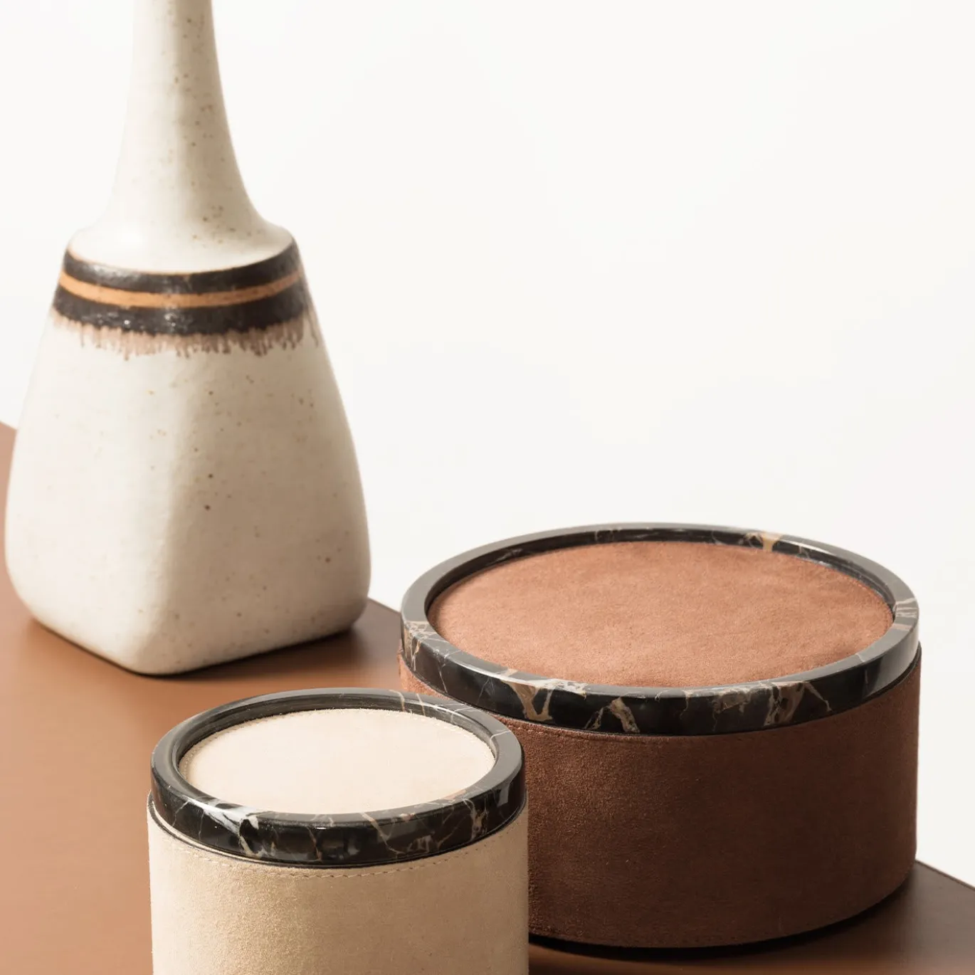 Polo Marmo Beige Scatola rotonda piccola impilabile