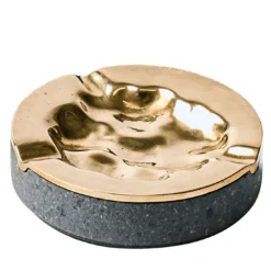 Posacenere rotondo Vice in pietra lavica e fusione di bronzo