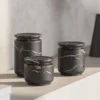Pyxis Piccolo vaso di marquina nera di Ivan Colominas