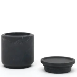 Pyxis Vaso medio in marquina nera di Ivan Colominas