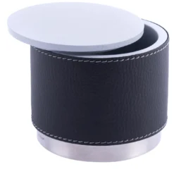 Scatola nera con coperchio