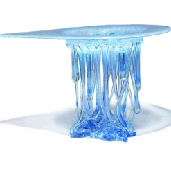 Scultura blu di gocce d'acqua pura