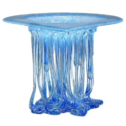 Scultura blu di gocce d'acqua pura