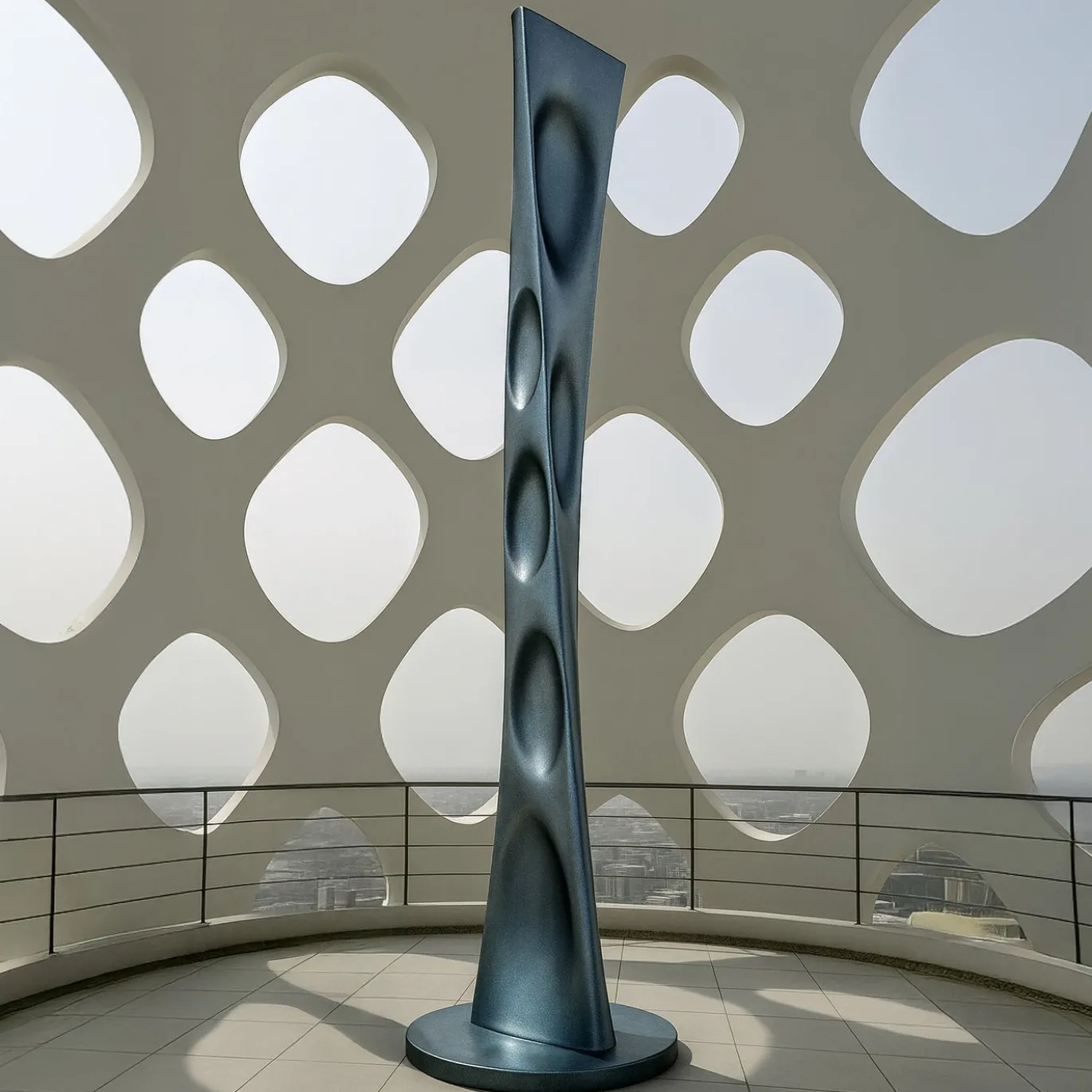 Scultura concava Koilos in acciaio inox grigio