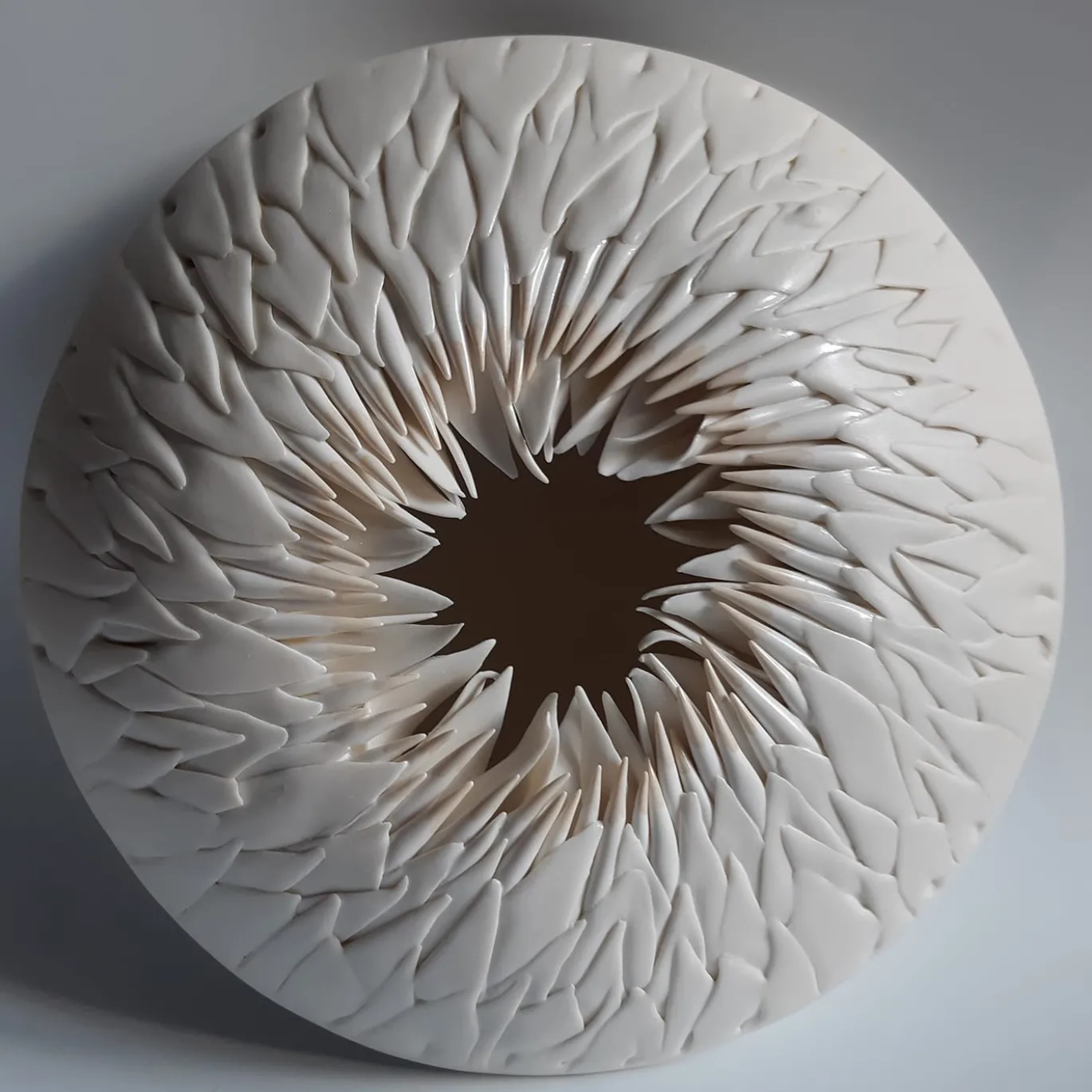 SCULTURA DA PARETE IN RICCIO DI MARE - BIANCO