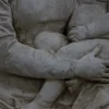 Scultura da Parete Madonna con Bambino Rotonda a Bassorilievo in Gesso Bianco