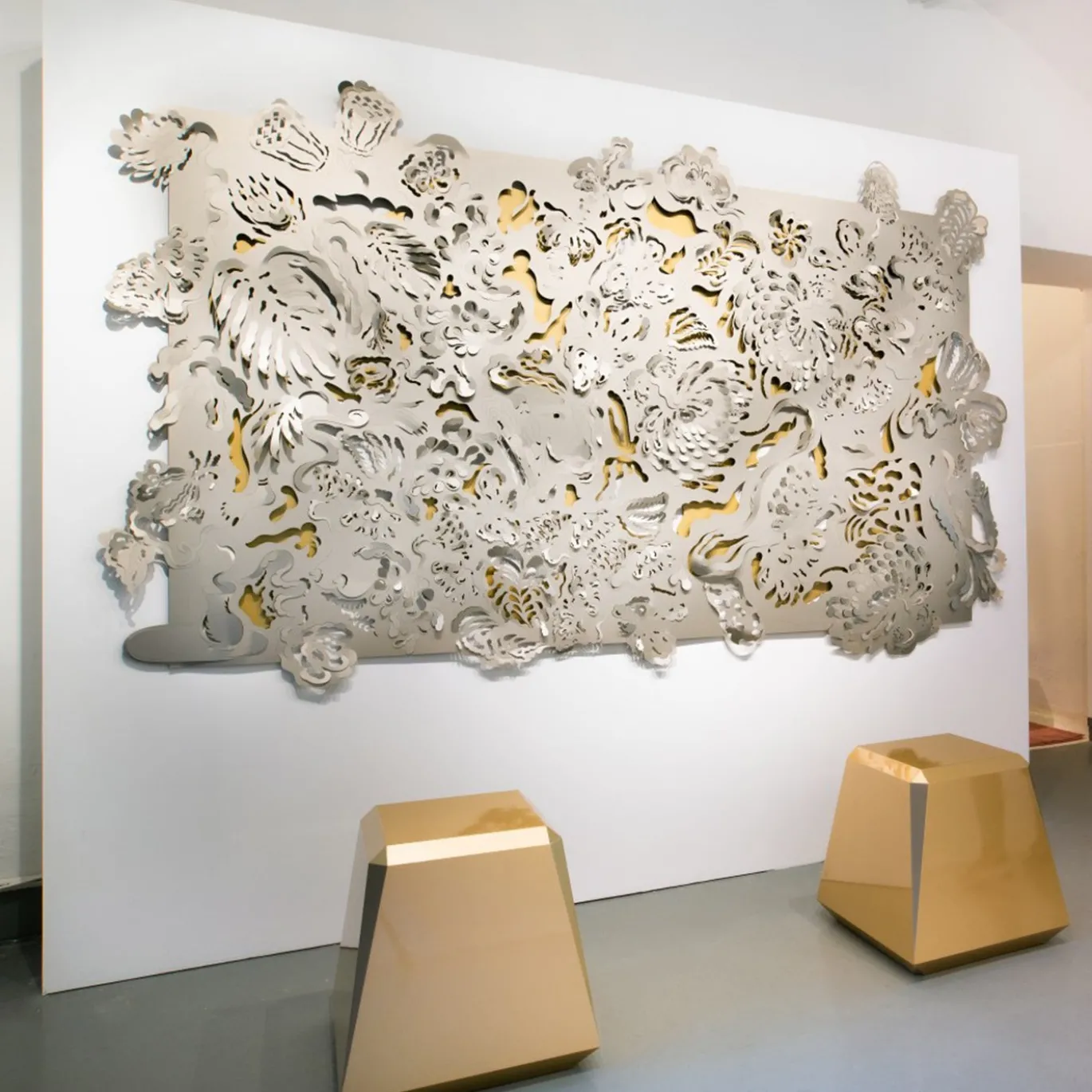 Scultura da parete The Hunt di Matteo Cibic
