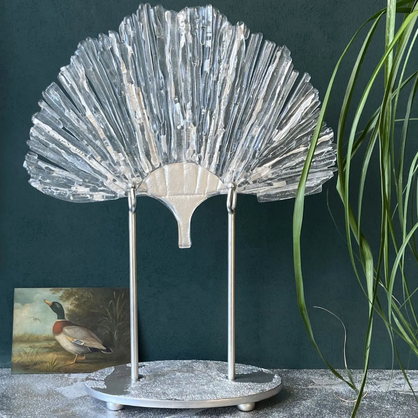 Scultura in vetro trasparente e madreperla di Ginkgo