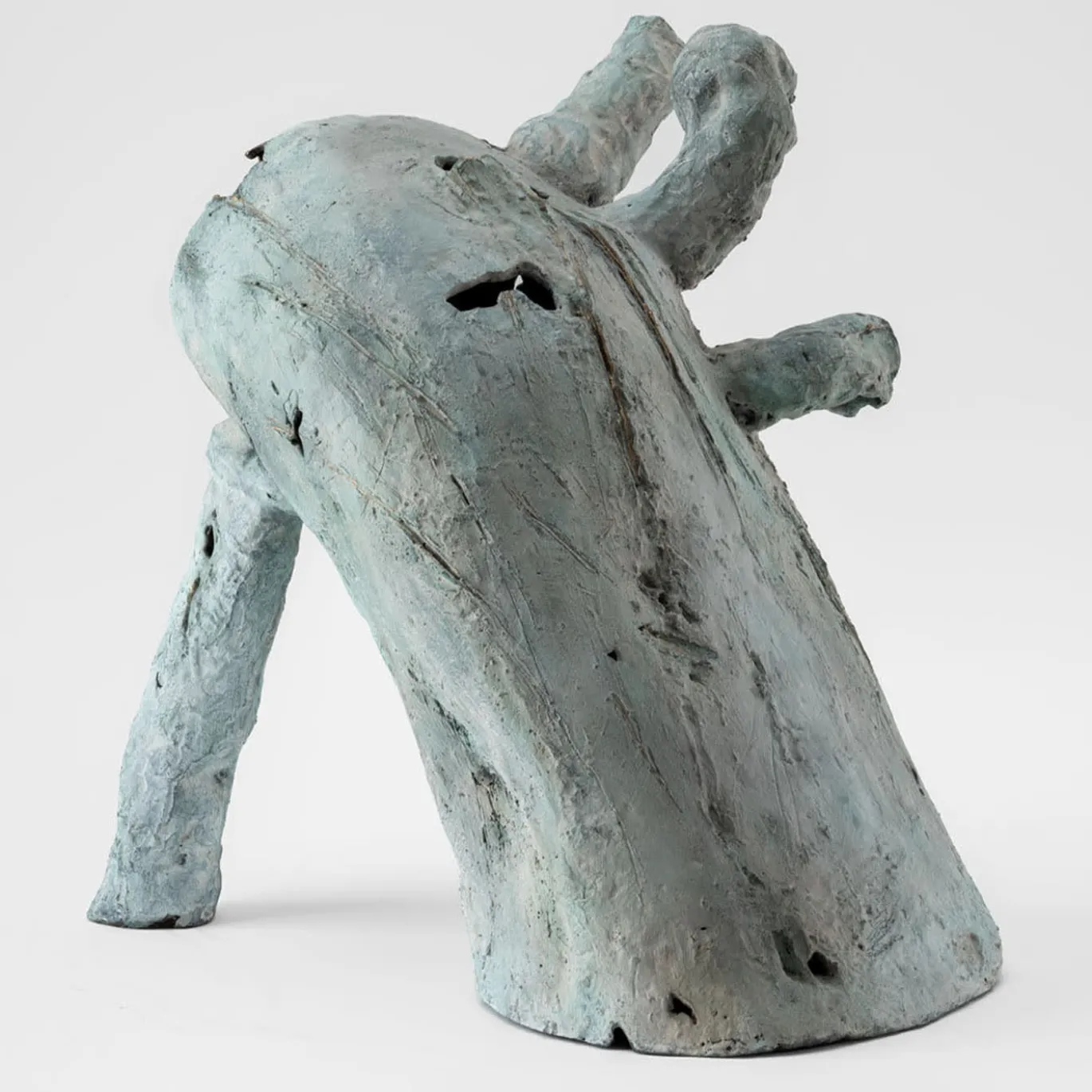 Scultura The leaning outcast