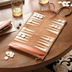 Set Backgammon da viaggio in pelle caramello