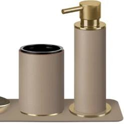 Set da bagno color cappuccino con dettagli in oro