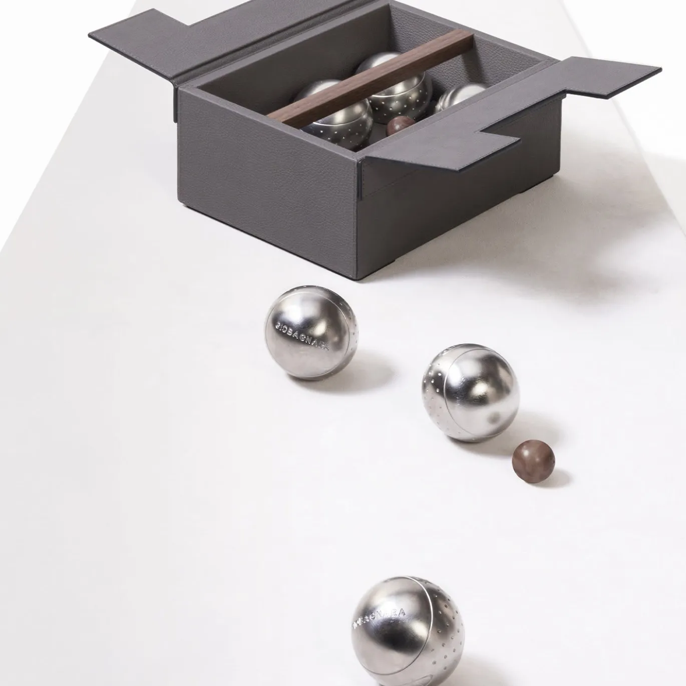Set da Gioco Bocce in Pelle Grigia