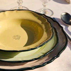 Set da pranzo Monogram Vaniglia Imperiale in ceramica