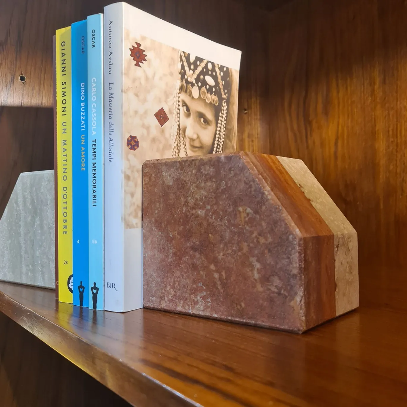 Set di 2 Fermalibri D-ENDS in Travertino Romano e Persiano