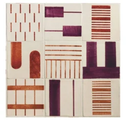 Set di 44 Piastrelle Alfabeto in Terracotta Bianca e Viola di Margherita Rui