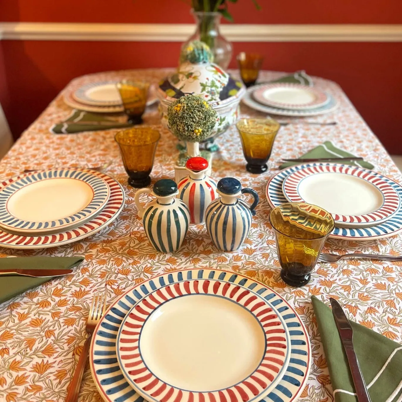 Set di 12 piatti da pranzo in ceramica rossa e blu