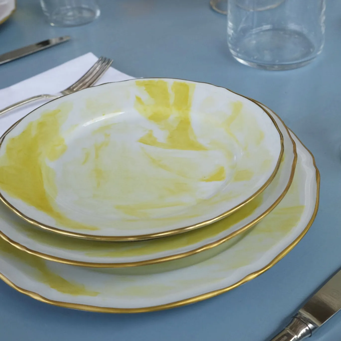 Set di 6 piatti piani Limone in porcellana e oro realizzati a mano