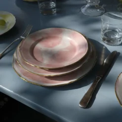 Set di 6 piatti piani Rosa Paris in porcellana e oro realizzati a mano