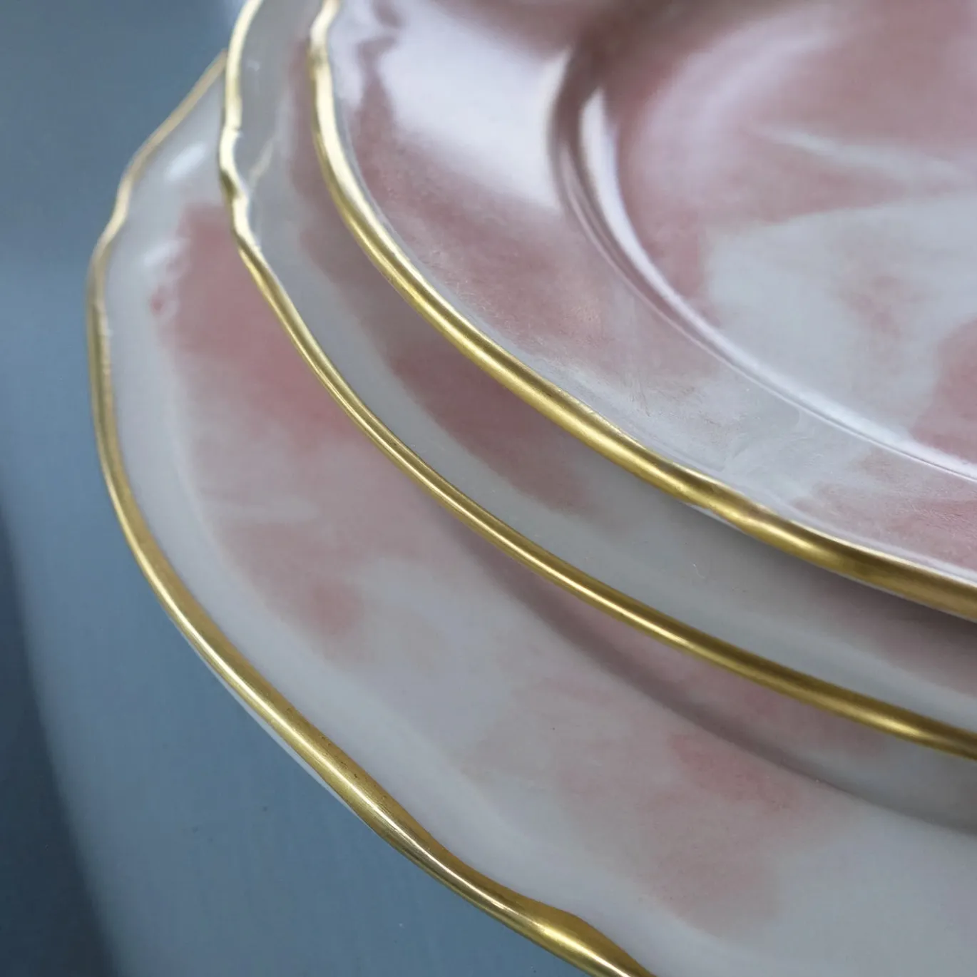 Set di 6 piatti piani Rosa Paris in porcellana e oro realizzati a mano
