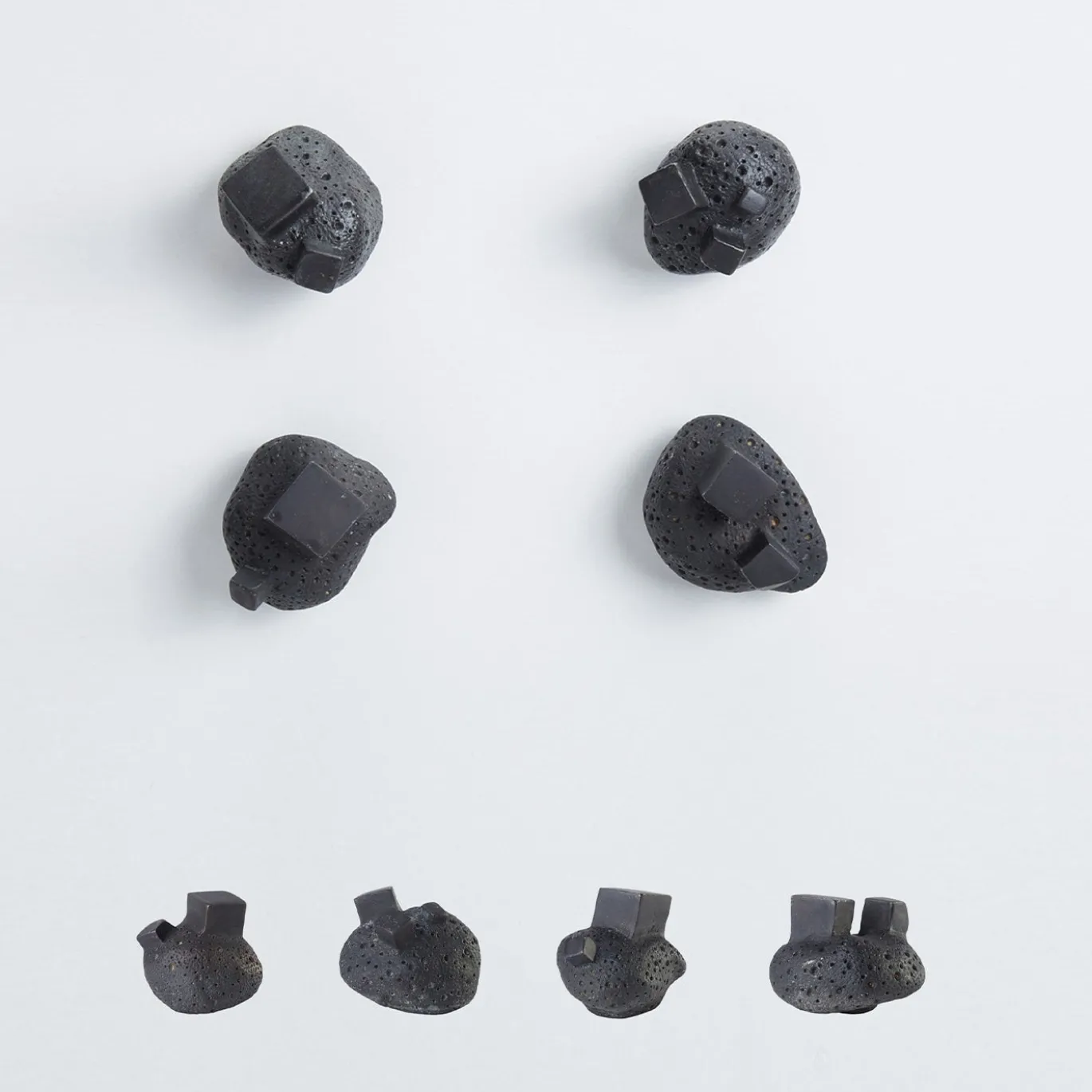 Set di 4 pomelli neri per porte Pietra #3 di Nicole Valenti