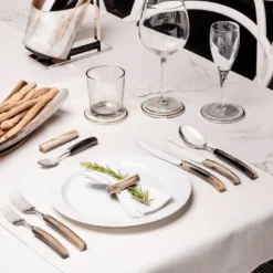 Set di posate da tavola classiche