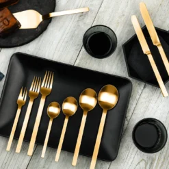 Set di Posate Stile Ice Oro 5 Pezzi in Acciaio Inossidabile di Pininfarina