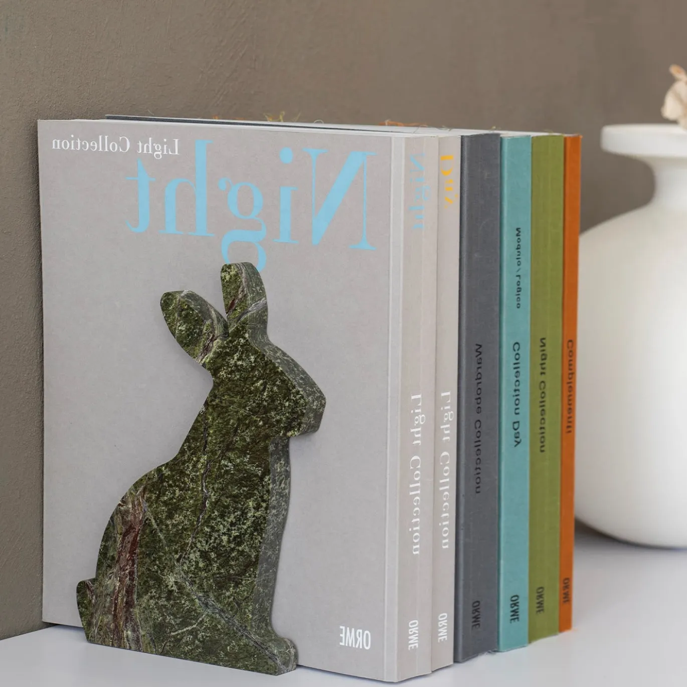 Set di 2 reggilibri verde Picasso di Alessandra Grasso
