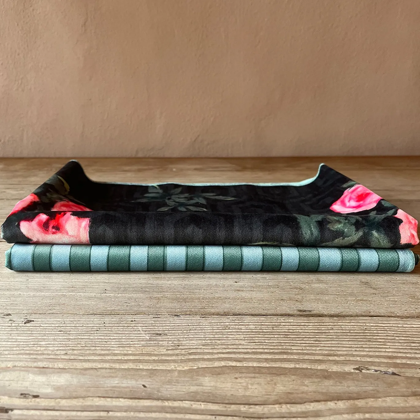 Set di 2 Runners Floreali e a Righe Verdi